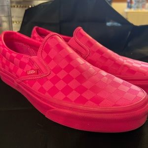 Hot Pink Checkered Vans. Worn 2x, excellent condition! Mens 8 Woman’s 9 1/2